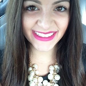 Meet your Posher, Caitlin